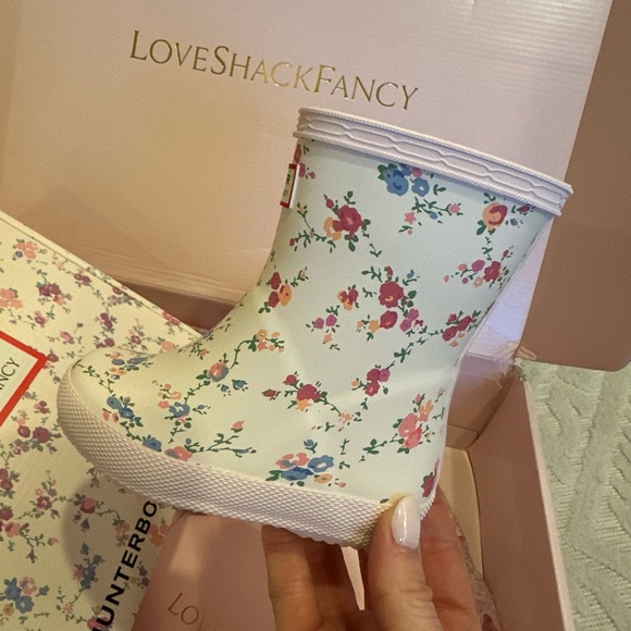 NIB LoveShackFancy x Hunter toddler boots in Confetti Bloom! - Picture 6 of 7